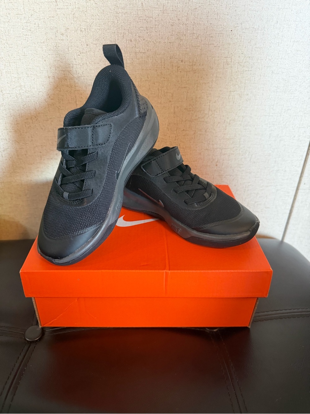 Nike OMNI MULTI-COURT SIZE 12C